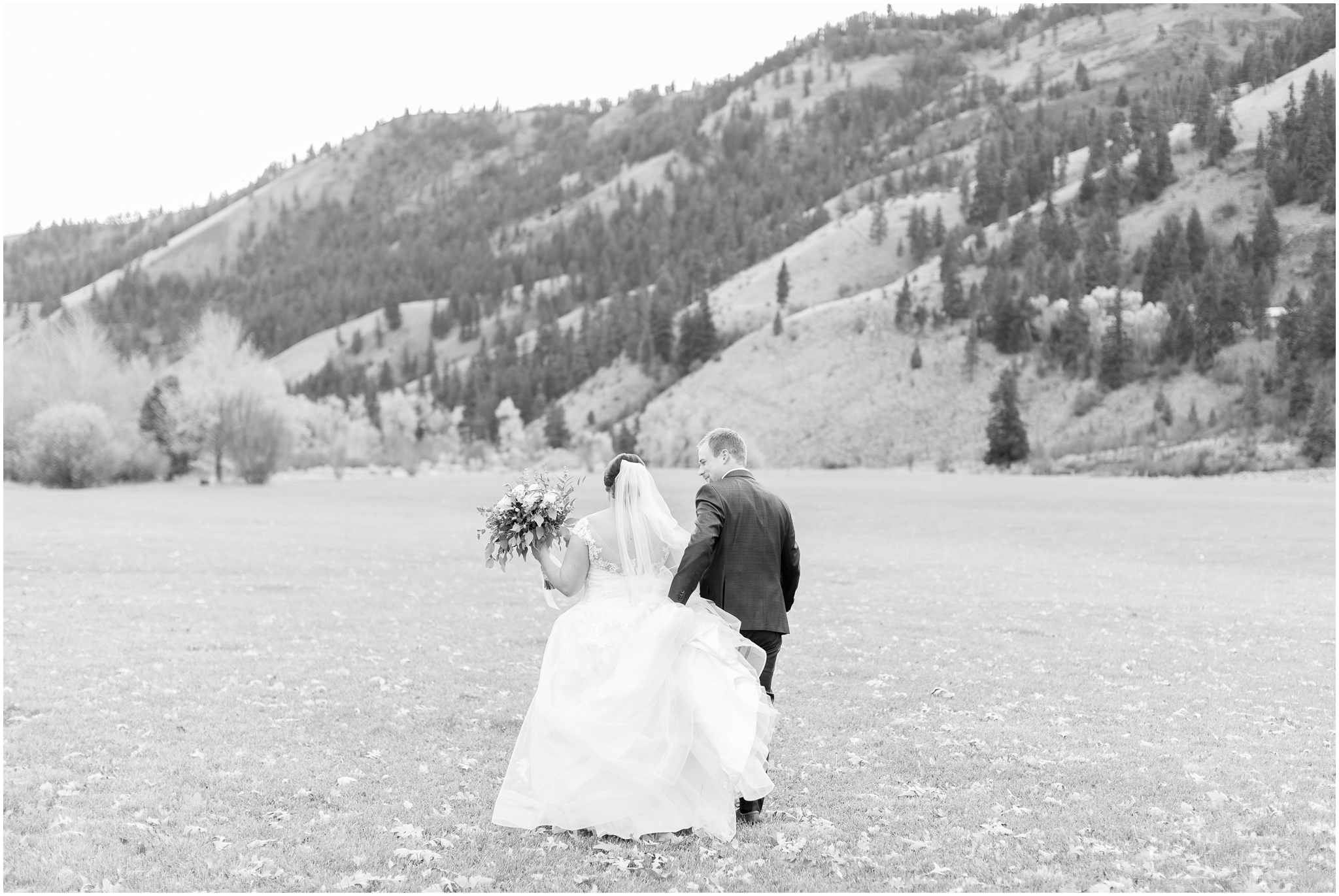 This American Homestead wedding was a Yakima wedding captured by Spokane wedding photographer Taylor Rose Photography at one of the best Yakima wedding venues, the American Homestead. Taylor Rose Photography is a Northern Virginia Wedding photographer and DC wedding photographer capturing weddings, engagement sessions and anniversaries across the U.S. and beyond. Mountain wedding venues Washington
