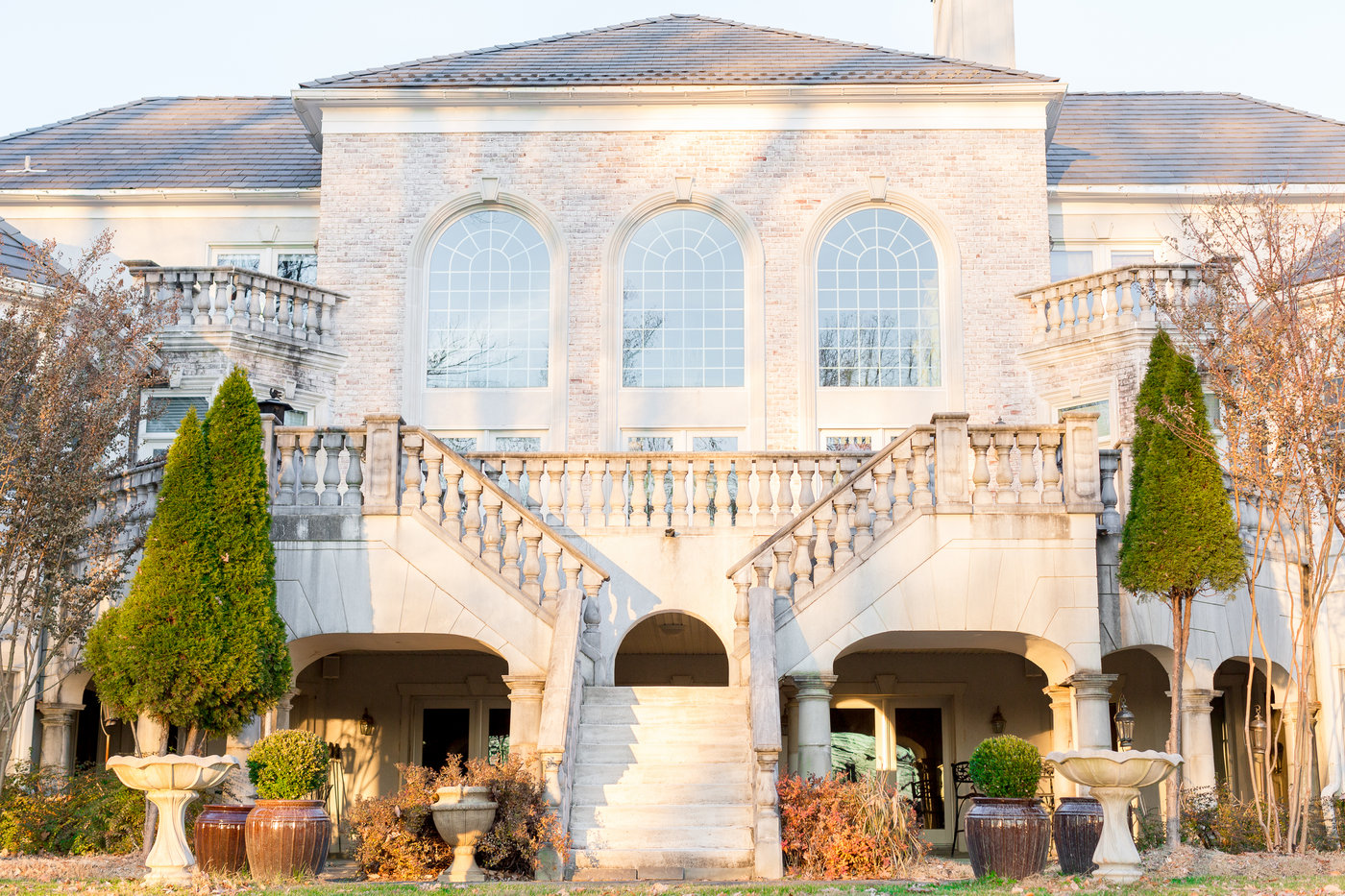 Beacon Hill Manor - Venue - Paeonian Springs, VA - WeddingWire